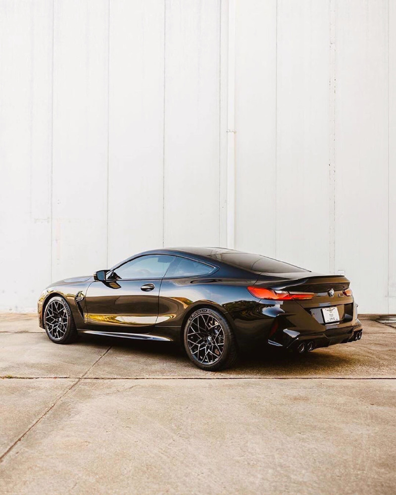 简洁运动的造型 宝马m8实车!