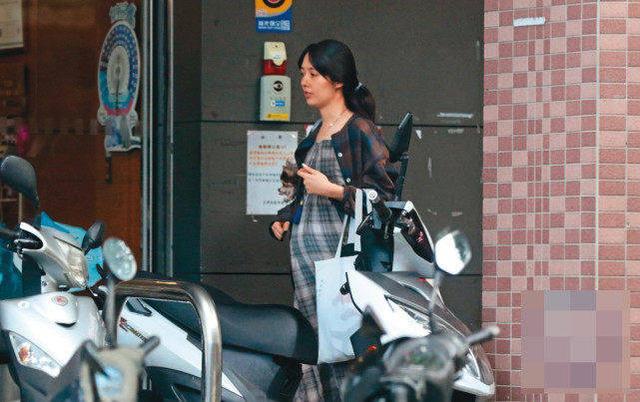 郭碧婷|向佐再次申请结婚登记，郭碧婷真名曝光，网友称要做未婚妈妈？