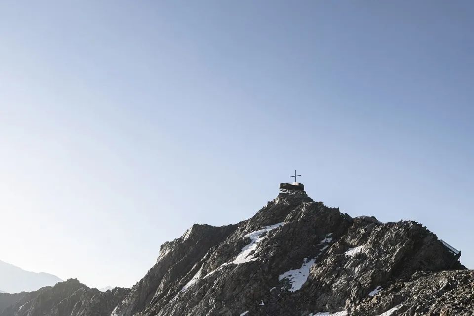 漂浮于山巅的景观台 tzi peak 3251m:登峰造极/noa