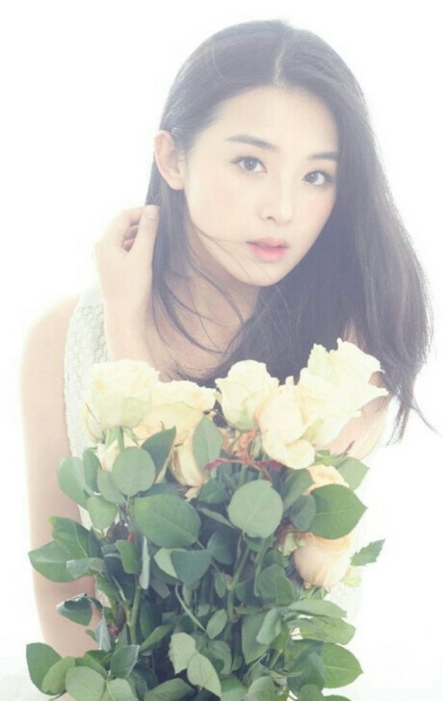 张含韵15岁爆红身陷绯闻沉寂16年再次翻红曾任刘德华当干爹