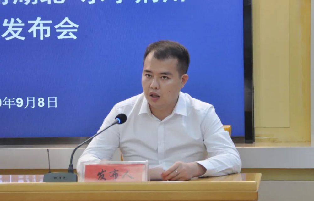 荆州方特东方神画景区营销部负责人周勇说,国庆期间,荆州方特将延长