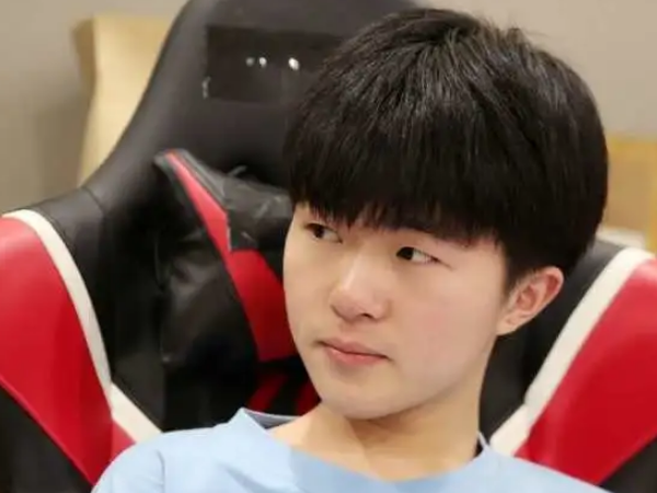 lgd江城带妹把自己带无了?因纪律问题成替补,晨阳被迫射手,太惨了