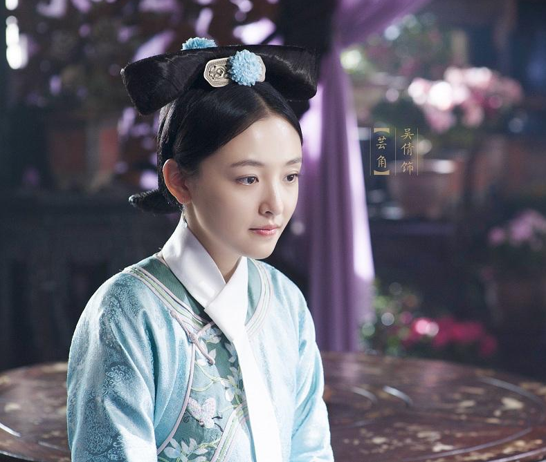 不断的吹枕边风挑拨五阿哥和如懿之间的"母子"关系,如今再看吴倩的