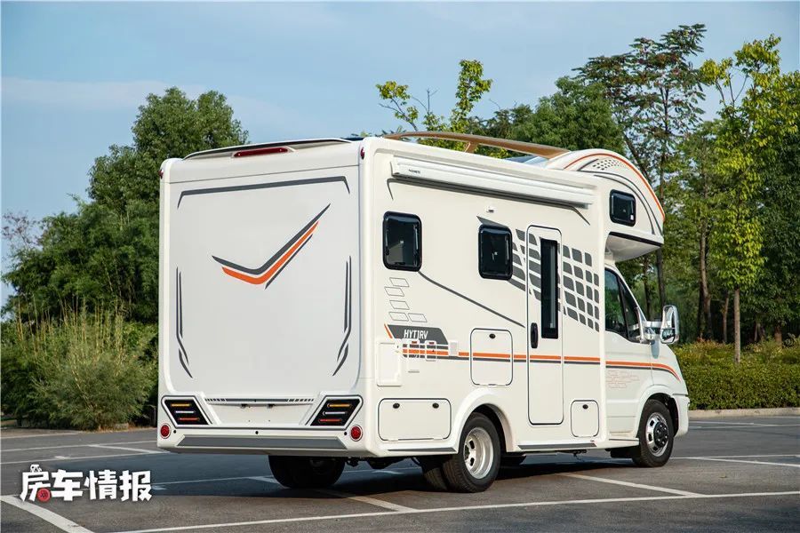 一家4口旅行有这款华云房车就够了家电齐全水电高配价格不贵