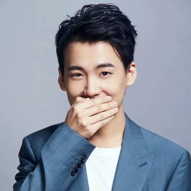 郭麒麟八字面相 谁说郭麒麟没学历的 现场都不认识的生僻字 郭麒麟一眼就读出来了 上海轩冶木业有限公司