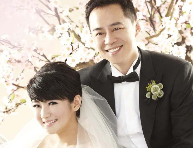 意外毁容1年后selina与张承中完婚开始了被吸血的5年