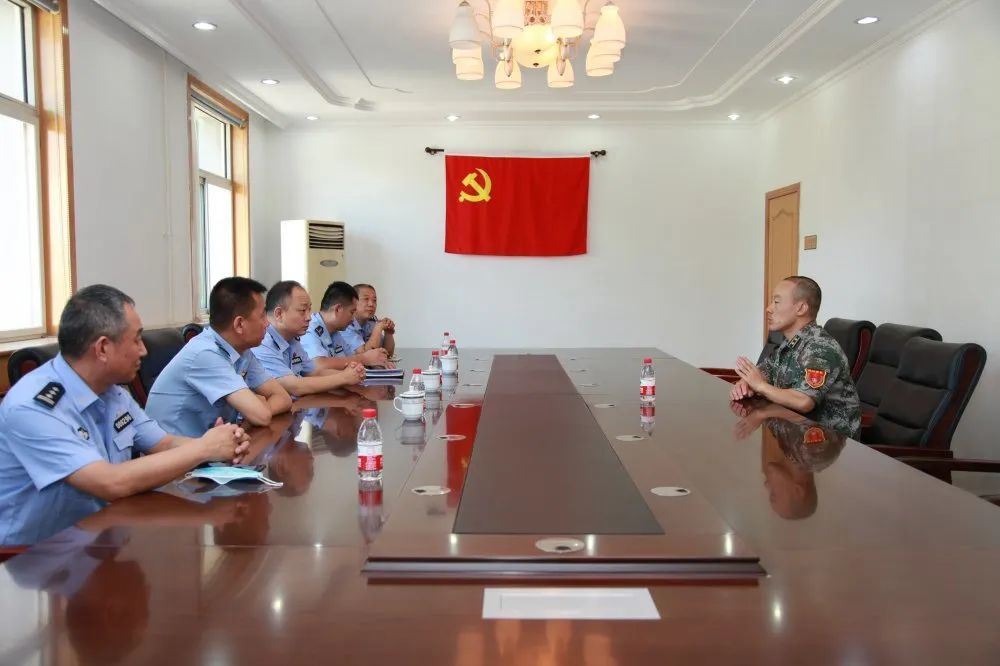 军警一家亲,携手共奋进-裕华公安分局深入辖区驻石某