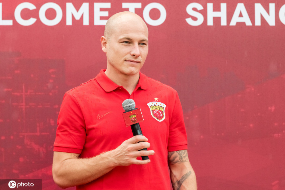 上港拒绝归化却悄然升级外援配置 穆伊替艾哈靠这与恒大国安叫板