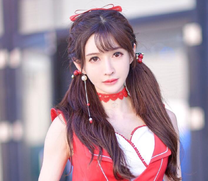 王羽杉玩cos动作太大被直播平台制裁粉丝叫她私发给自己