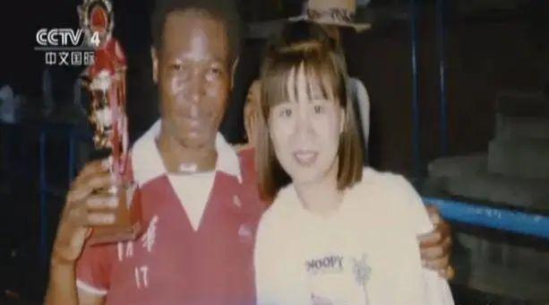 清华大学|清华才女坚决嫁给非洲穷小子，为他生娃，24年后变成这样