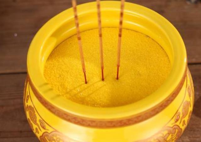 俗话"人怕三长两短,香忌两短一长",啥意思?为何在乡下很流行