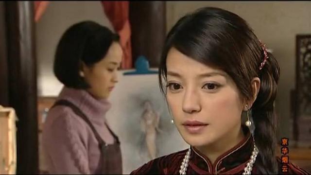 曹丽华住到曾家后,在姚木兰的眼皮子底下和曾荪亚过上了同居的生活