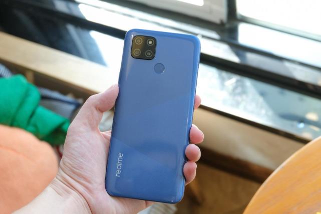 售价仅999的realmev3值得体验吗拍照续航都是亮点