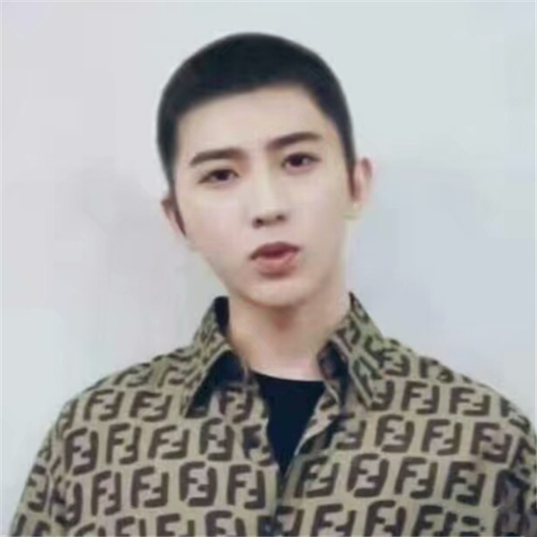 爱豆|爱豆剃寸头啥样子，黄明昊可爱，鹿晗俊美，看到宋威龙：帅到心坎里了