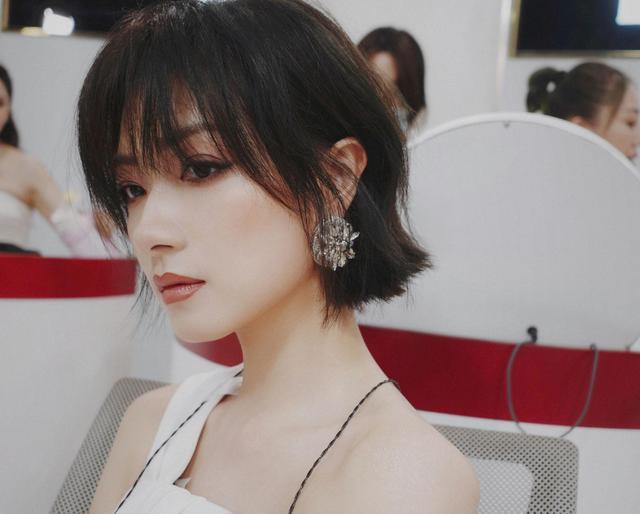 万茜|从万人瞩目到万人嘲讽，万茜人设崩塌背后的那些事