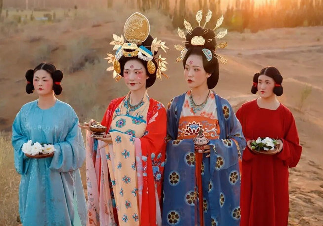 看完刘亦菲的"鹅黄妆"来洗洗眼,中国的"花钿妆"明明可以很美