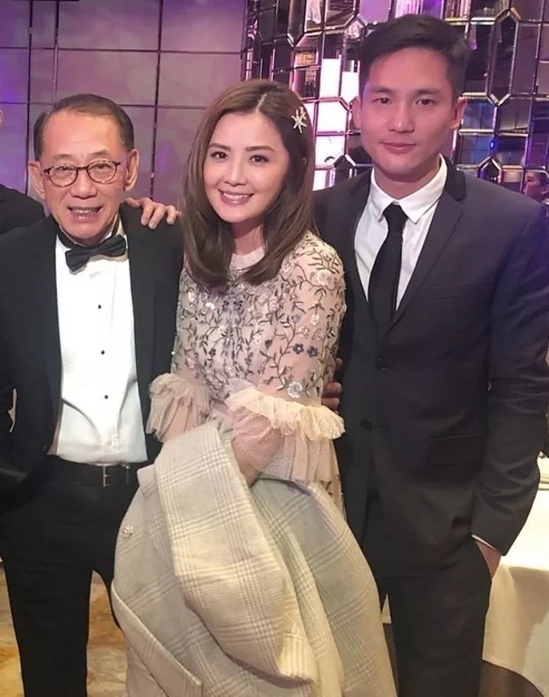 蔡卓妍|阿Sa否认与百亿男友情变，英皇的女艺人们为何个个情路坎坷？