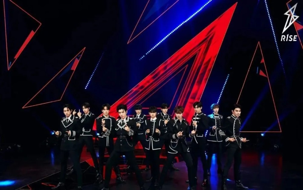 r1se|R1SE团魂炸裂，精神小伙沙雕又敬业，粉丝都管不住的土味