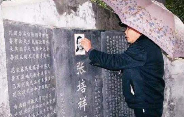 17年前,24岁北大才女患癌去世,北大首次为
