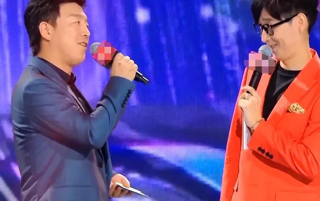 魏大勋|跟杨幂恋爱压力大？魏大勋现身晚会表演发际线抢镜，假发片超诡异
