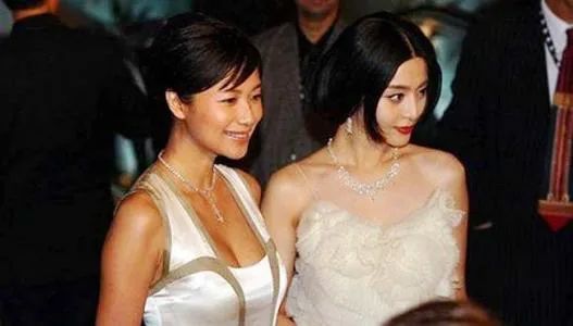 刘诗诗|屠天涯，炸贴吧，热搜全让路，也就85花互撕能做到了