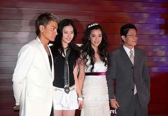 刘诗诗|屠天涯，炸贴吧，热搜全让路，也就85花互撕能做到了