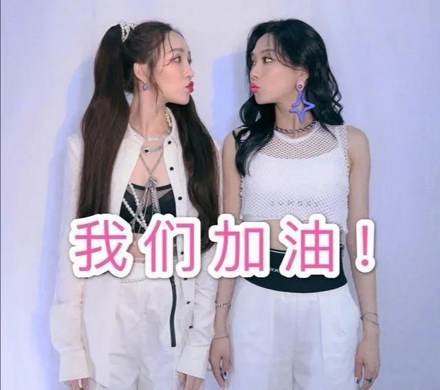 小白船|江苏卫视99晚会秦昊唱改编版《小白船》，“张东升阴影”又来了