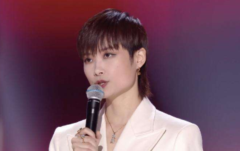 央视中秋晚会|中秋晚会第二次官宣：李宇春番位癌仍是焦点，偷梁换柱被发现端倪