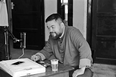 小伙"乡村胡子哥"成抖音扶贫达人 两年吸粉800万|胡子哥|赵福海|抖音