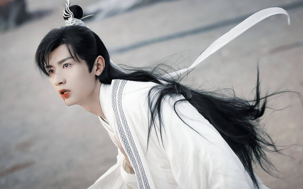 成毅新剧将播,《琉璃》曝光2分钟吻戏固粉!