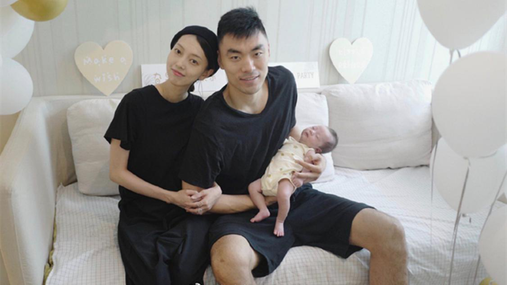 cba富二代李晓旭球技出众妻子颜值身材好两人名字只差一字