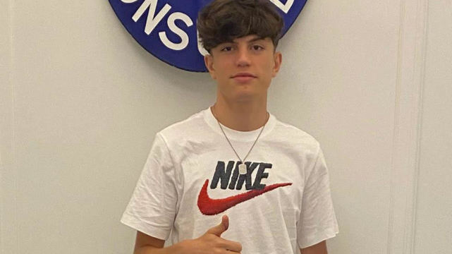 jurado)以及出自皇家马德里的17岁左后卫阿尔瓦罗·费尔南德斯(alvaro