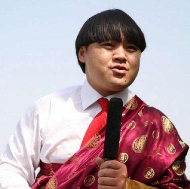 当年相声演员洛桑有多厉害马季用十个字赞扬让人肃然起敬