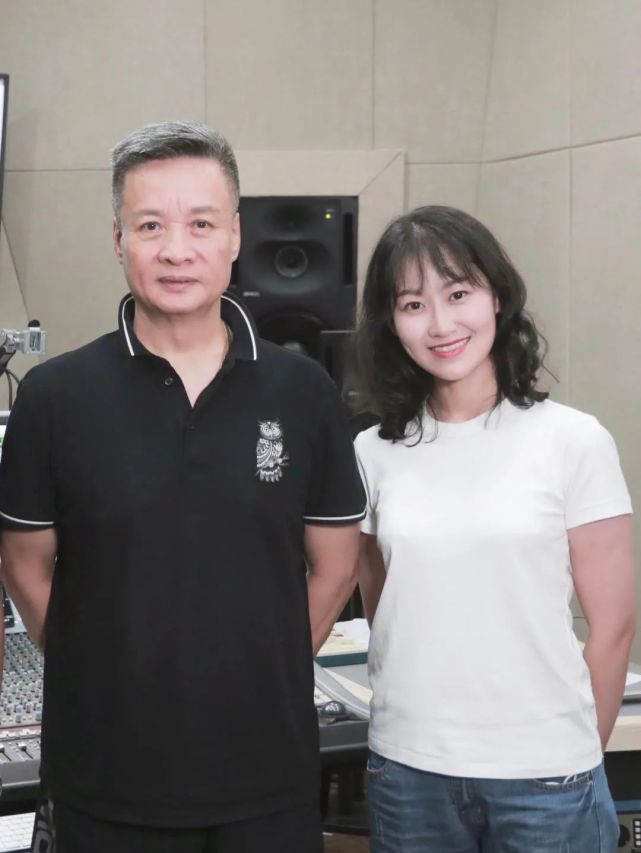 青年歌手陈旭演唱《教师的美,情感真挚,不忘立德树人初心