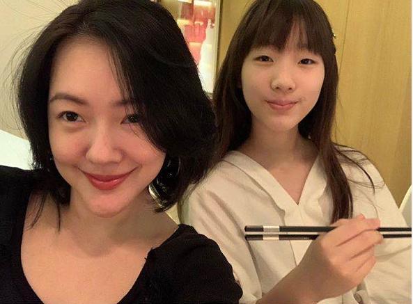 小s|母女杠上了？小S大女儿晒照谈宠物观，小S留言吐槽其没责任心