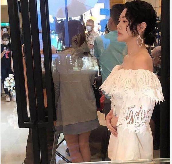 小s|母女杠上了？小S大女儿晒照谈宠物观，小S留言吐槽其没责任心