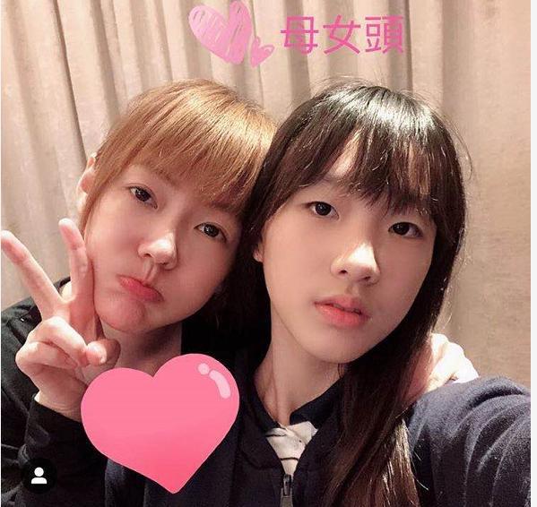 小s|母女杠上了？小S大女儿晒照谈宠物观，小S留言吐槽其没责任心