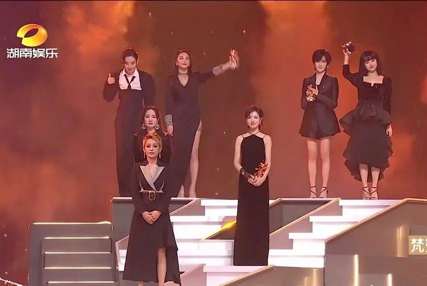 乘风破浪的姐姐|《浪姐》导演深夜发文秒删，疑似承认大家不和，宁静发声暗讽万茜！