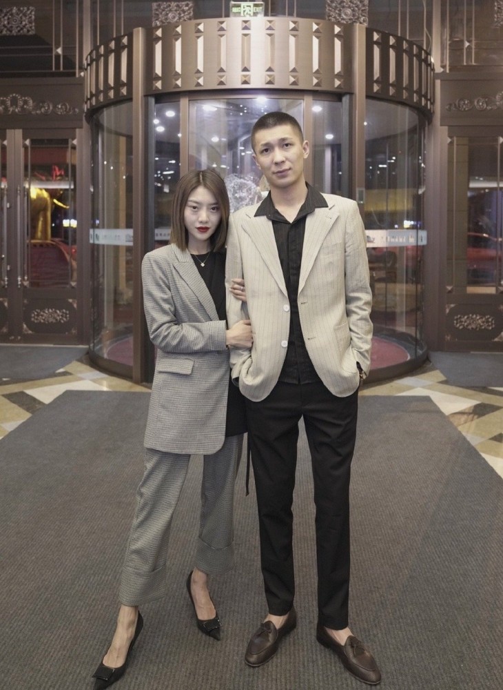 知名网红段宏楠触电离世后刘倩楠正式公布两人恋情一夜