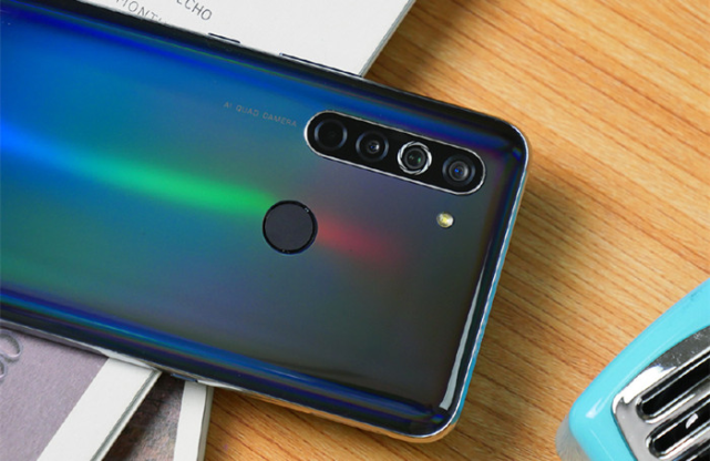 续航怪兽加持5g光环 开学换新机首选海信手机f50