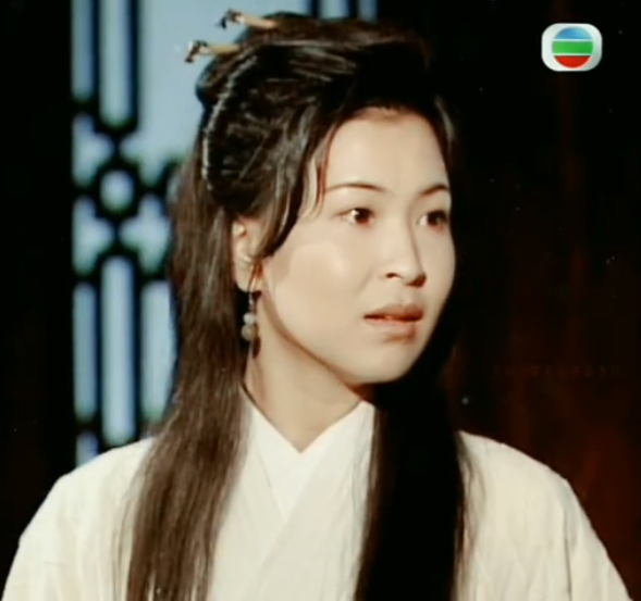 四,幽冥女鬼 苏玉华在《鬼母痴儿》中饰演鬼母湘裙,鬼母找到孩子,从水