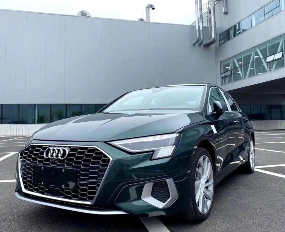 2021款奥迪a3亮相街头精致外观颜值一流长轴距14t真帅气