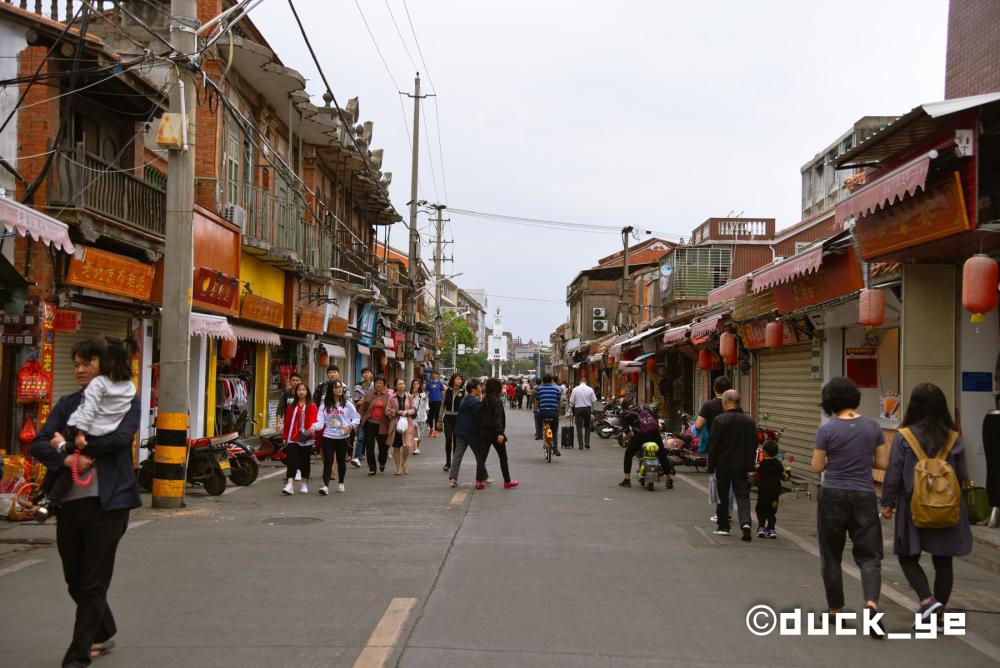 涂门街位于泉州市区中心地带,东起温陵路,西至中山路,全长1005米,是集