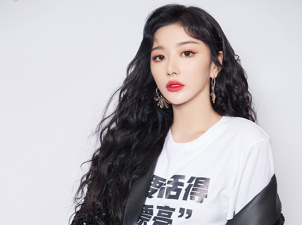 the9|THE9团综第二期，全员依旧黑白配，只有她俩不一样