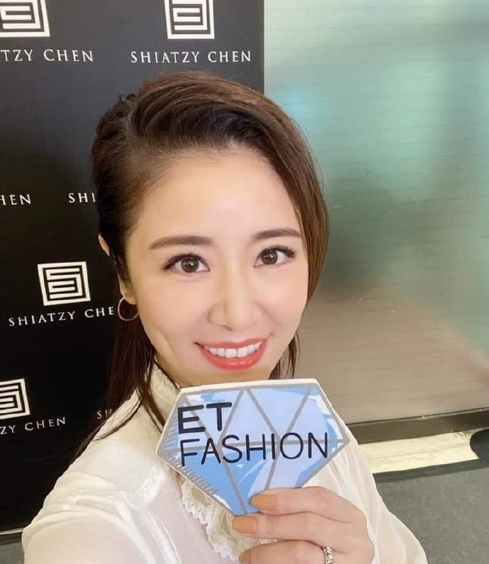 林心如|林心如霍建华送女儿上学后，一起打拳击吃早餐，明日正式进组拍戏