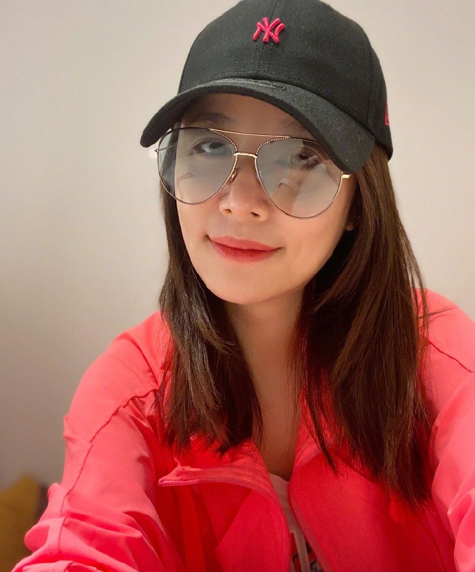 林心如|林心如霍建华送女儿上学后，一起打拳击吃早餐，明日正式进组拍戏