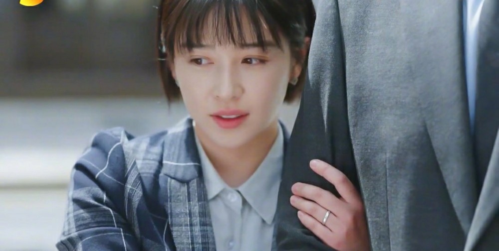 阚清子|阚清子凌晨发文：深夜收到经纪人微信，其实我也挺难的。网友纷纷上线安慰