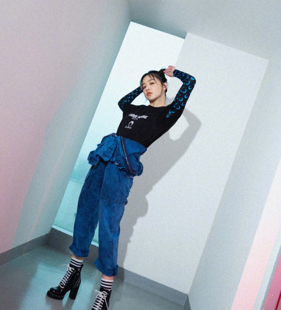 阚清子|阚清子凌晨发文：深夜收到经纪人微信，其实我也挺难的。网友纷纷上线安慰