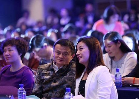 王菲|王菲和马云隔空合唱情歌：马云高音很稳，51岁王菲状态如少女