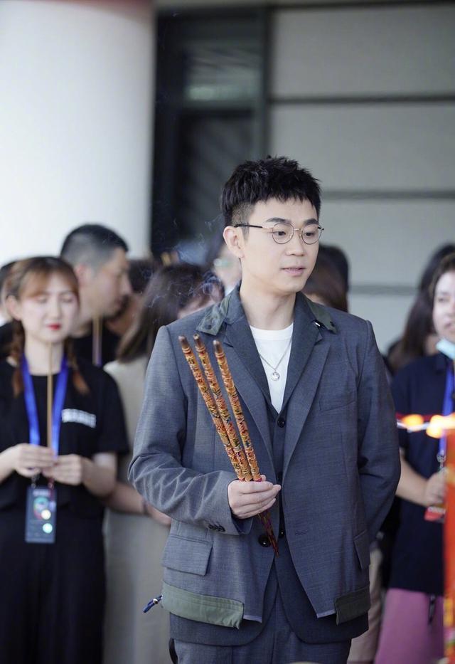 尔冬升|大鹏尔冬升加盟，联手陈凯歌赵薇郭敬明，这档综艺导演阵容太强